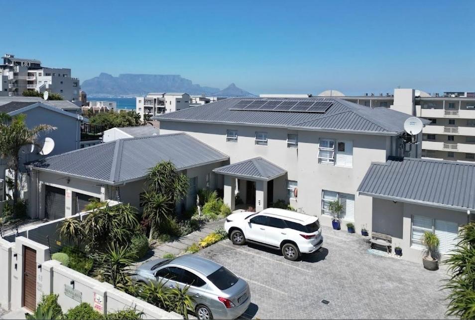 Bentley'S Guesthouse Bloubergstrand Exterior foto