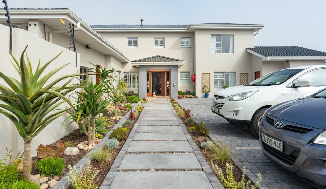 Bentley'S Guesthouse Bloubergstrand Exterior foto